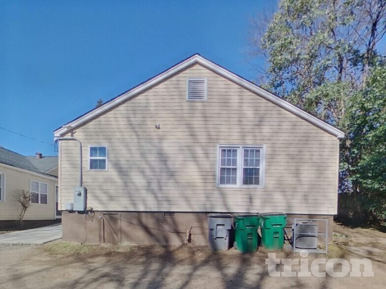 Building Photo - 715 West Blvd