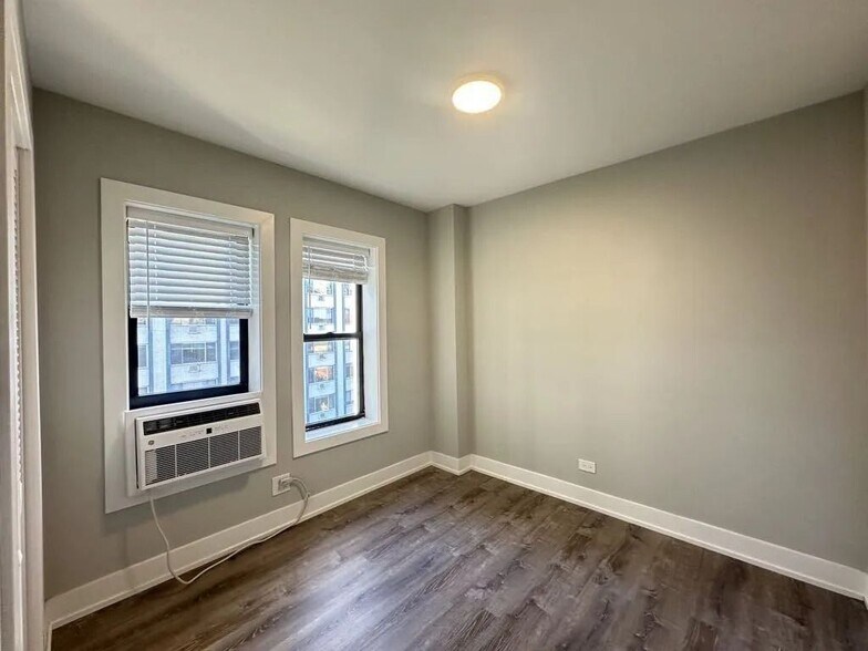 Building Photo - 505 W Belmont Ave