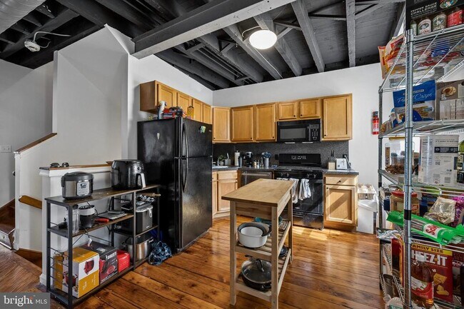 Building Photo - 115 Green Ln