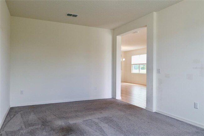 Building Photo - 2164 Carriage Pointe Loop