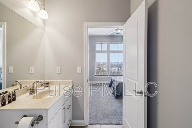 Building Photo - 1226 Grays Peak