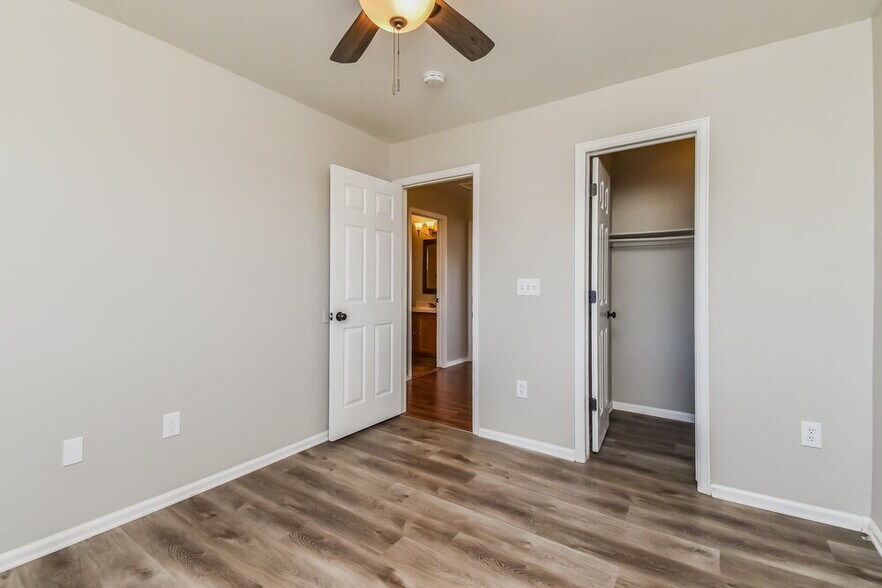 Building Photo - 5292 Mountain Air Cir