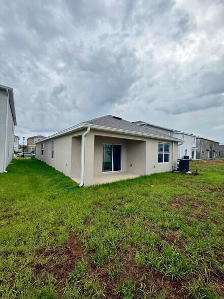 Building Photo - 32447 Weathered Oak Dr