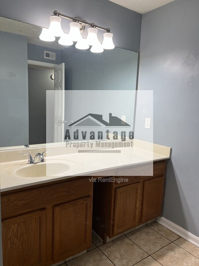 Building Photo - 9449 Cypress Ln