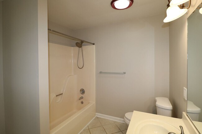 Building Photo - 8193 Steeplechase Cir