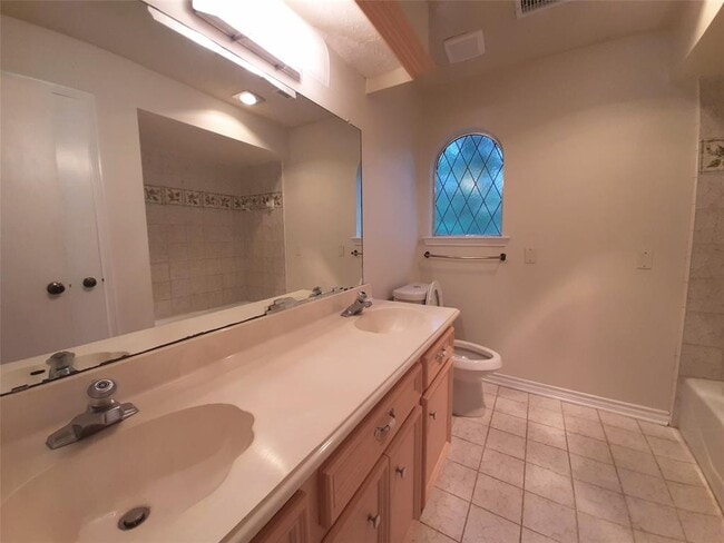 Building Photo - 18 Mayfair Grove Ct