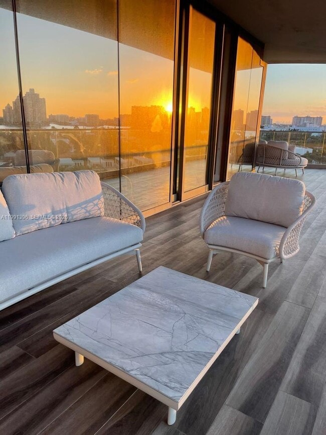 Building Photo - 18975 Collins Ave