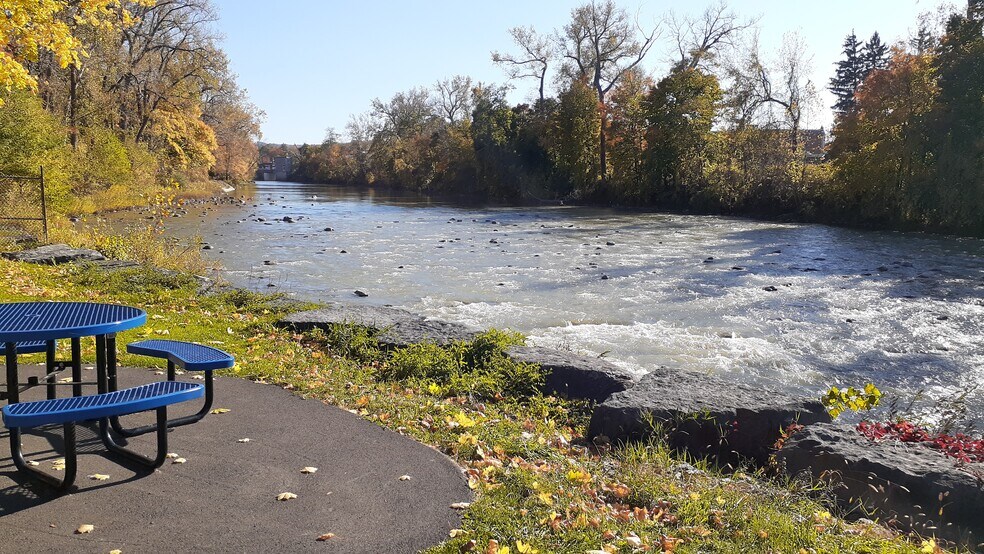 Building Photo - 23 Union St