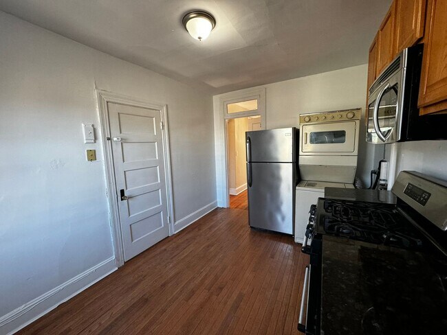 Building Photo - Serene Splendor in Mt. Pleasant: Stylish 1BR, 1BA Haven