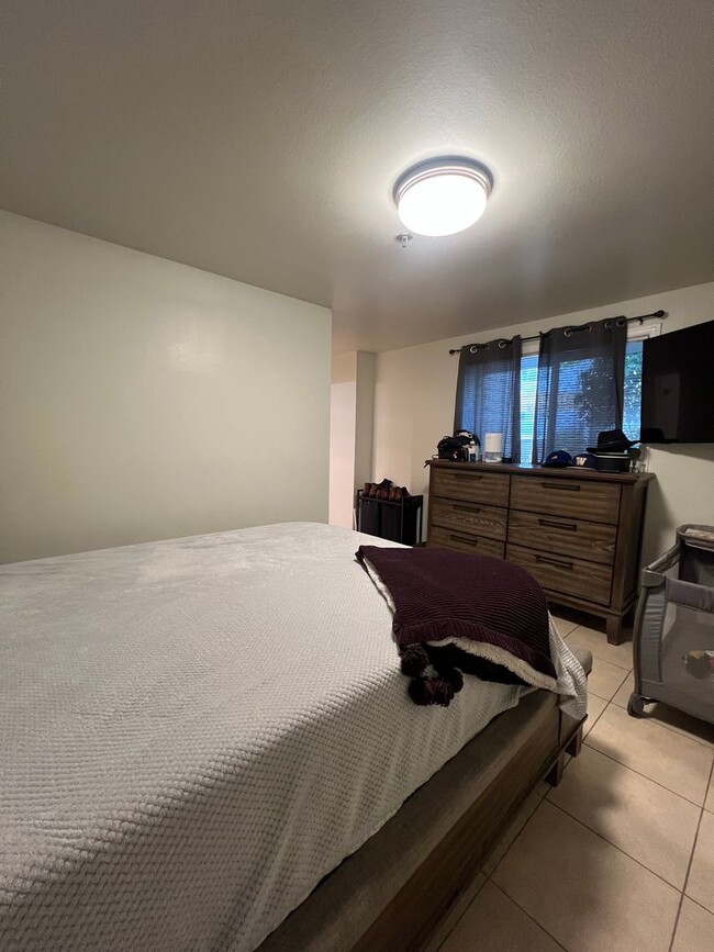 Building Photo - Welcome to Renton Ridge, 3 bed 2 bath with...