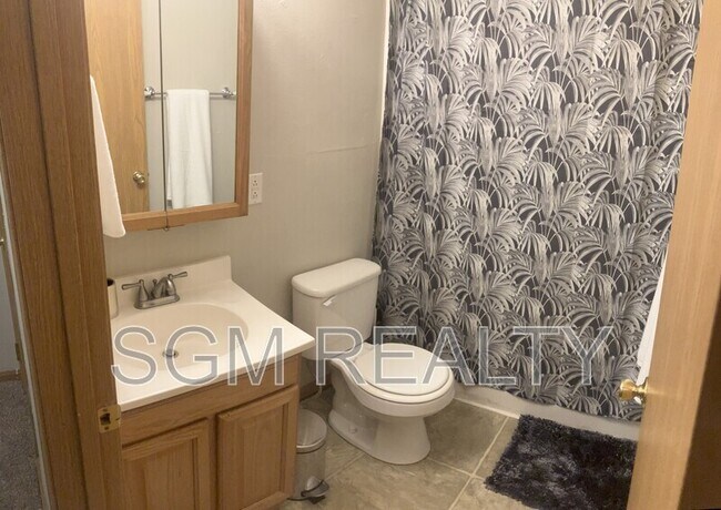 Building Photo - 1009 Belle Valley Dr
