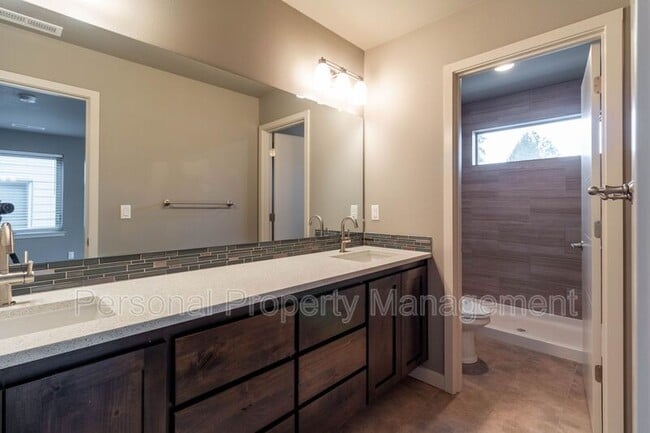 Building Photo - 4313 NE 87th St