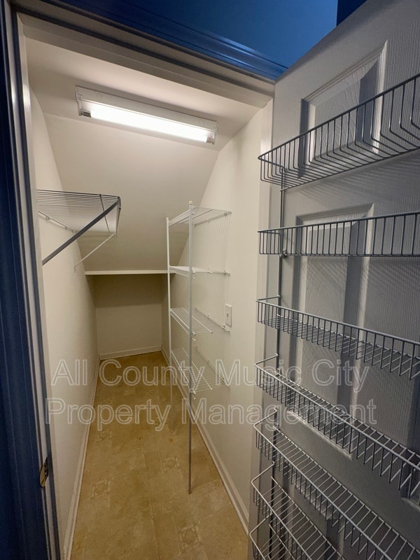 Building Photo - 1101 Downs Blvd