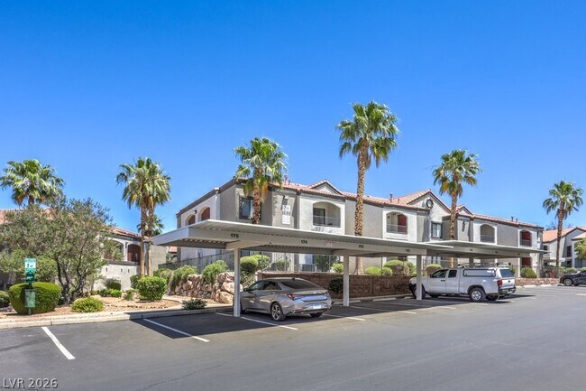 Building Photo - 950 Seven Hills Dr