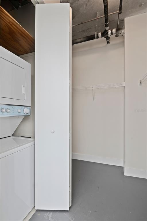 Building Photo - 150 E Robinson St