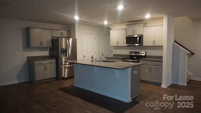 Building Photo - 2125 Allium Dr