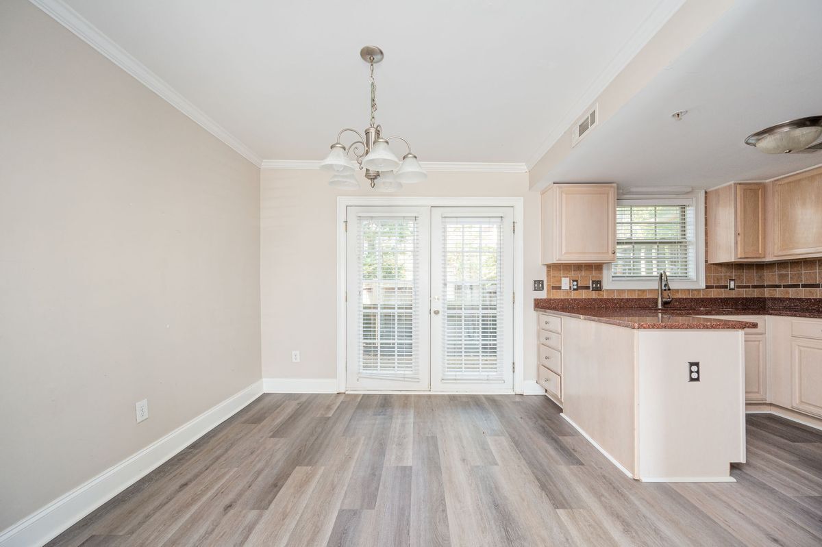 Building Photo - 31 Villa Ct SE