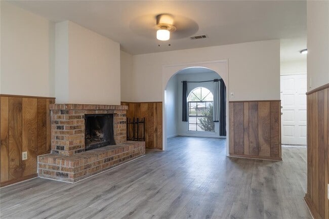 Building Photo - 1430 TX-46