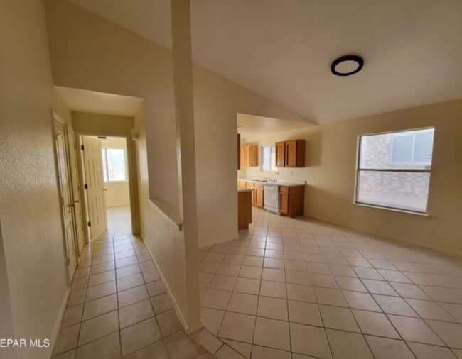 Building Photo - 12492 Wendy Reed Dr