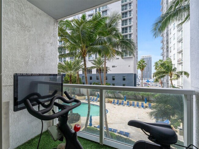 Building Photo - 253 NE 2nd St