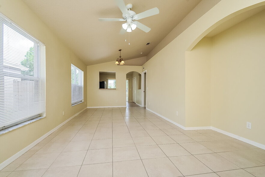 Building Photo - 7426 Oxford Garden Cir