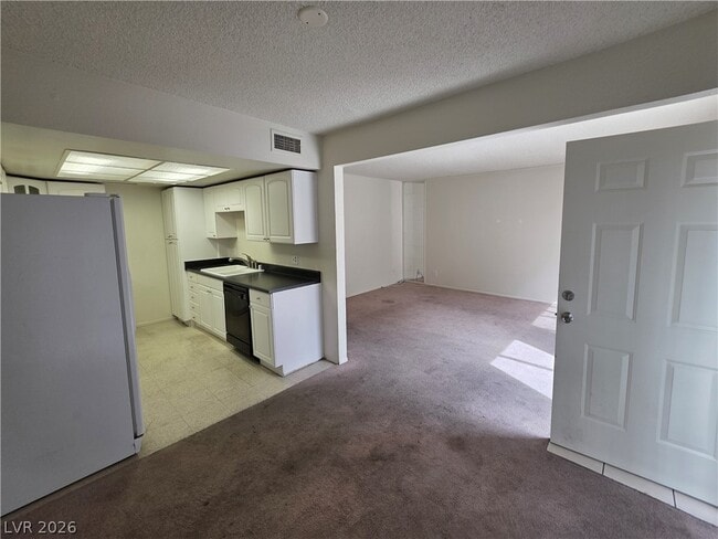 Building Photo - 241 Misty Isle Ln