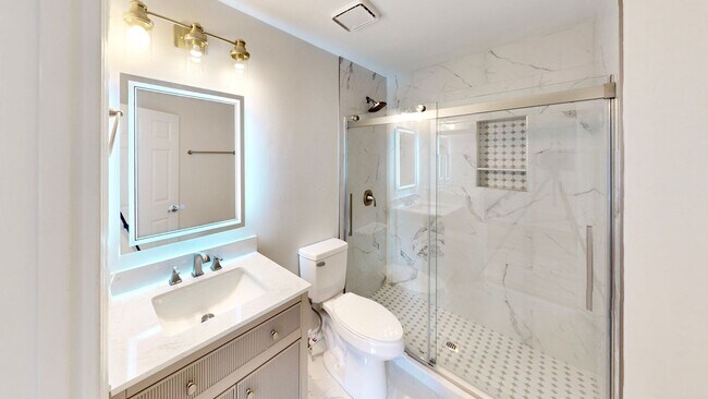 Building Photo - 525 Olmsted Park Pl