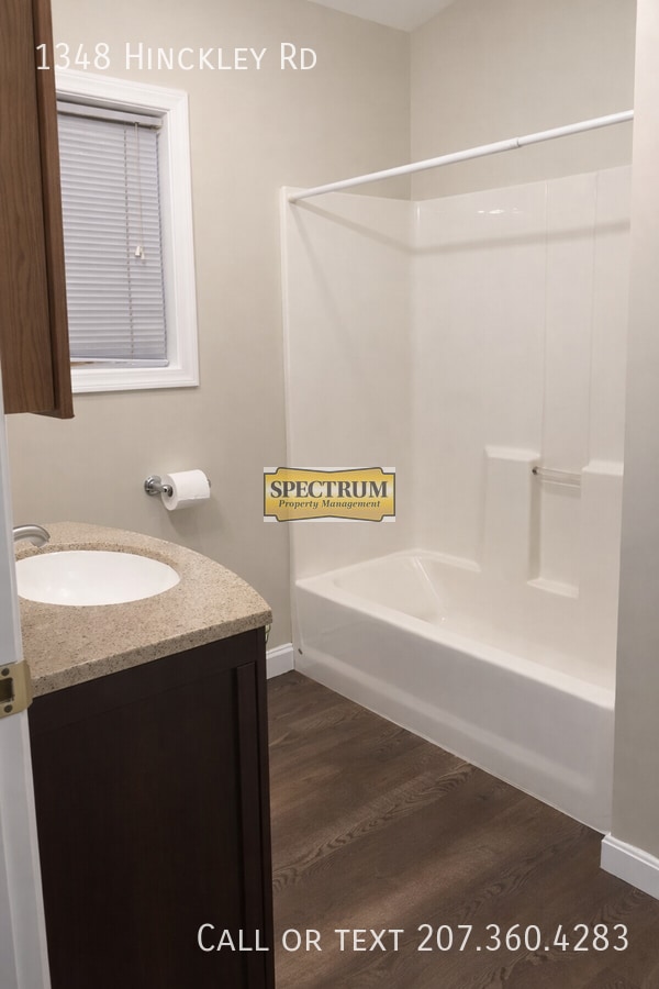 Building Photo - 1348 Hinckley Rd