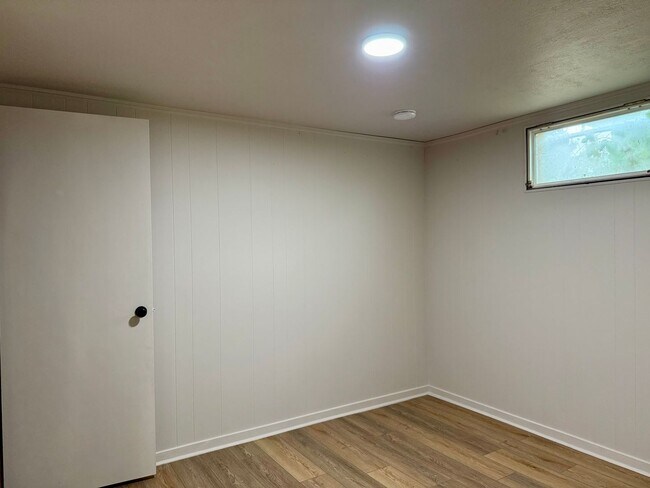 Building Photo - Updated Bountiful Home | 3 Beds, Finished ...