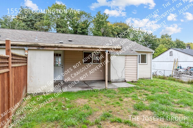 Building Photo - 1552 Bloomington Ave