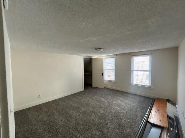 Large bedroom 1 -huge closet - 60 Furnace St