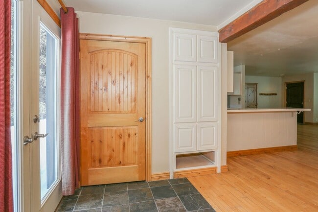 Building Photo - UPDATES COMPLETED!  Unfurnished home! Dogs...