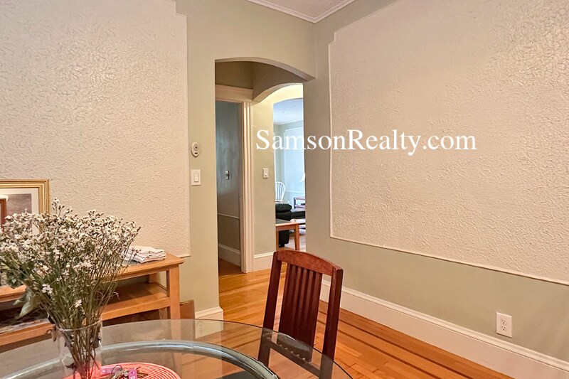 Building Photo - 96 Medway St