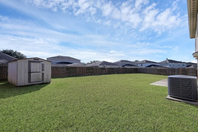 Building Photo - 15902 Arapaho Bend Ln