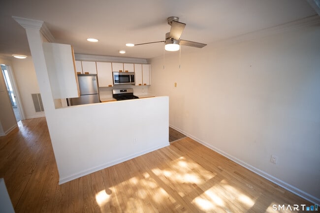 Building Photo - 3236 Madison Ave