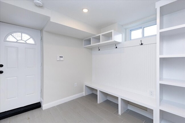 Building Photo - 37 Wolcott Rd