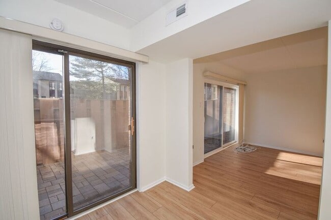 Building Photo - 6 Aspen Way