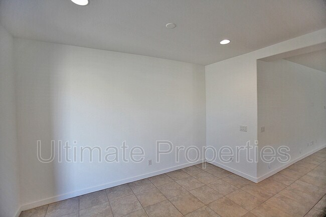 Building Photo - 16378 W Charlotte Dr