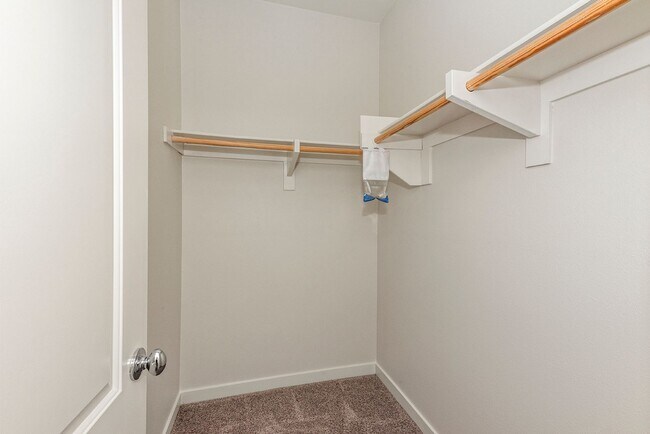 Building Photo - Comfort Meets Coastal Living 4 Bed 2.5 Bath in Oceanside!