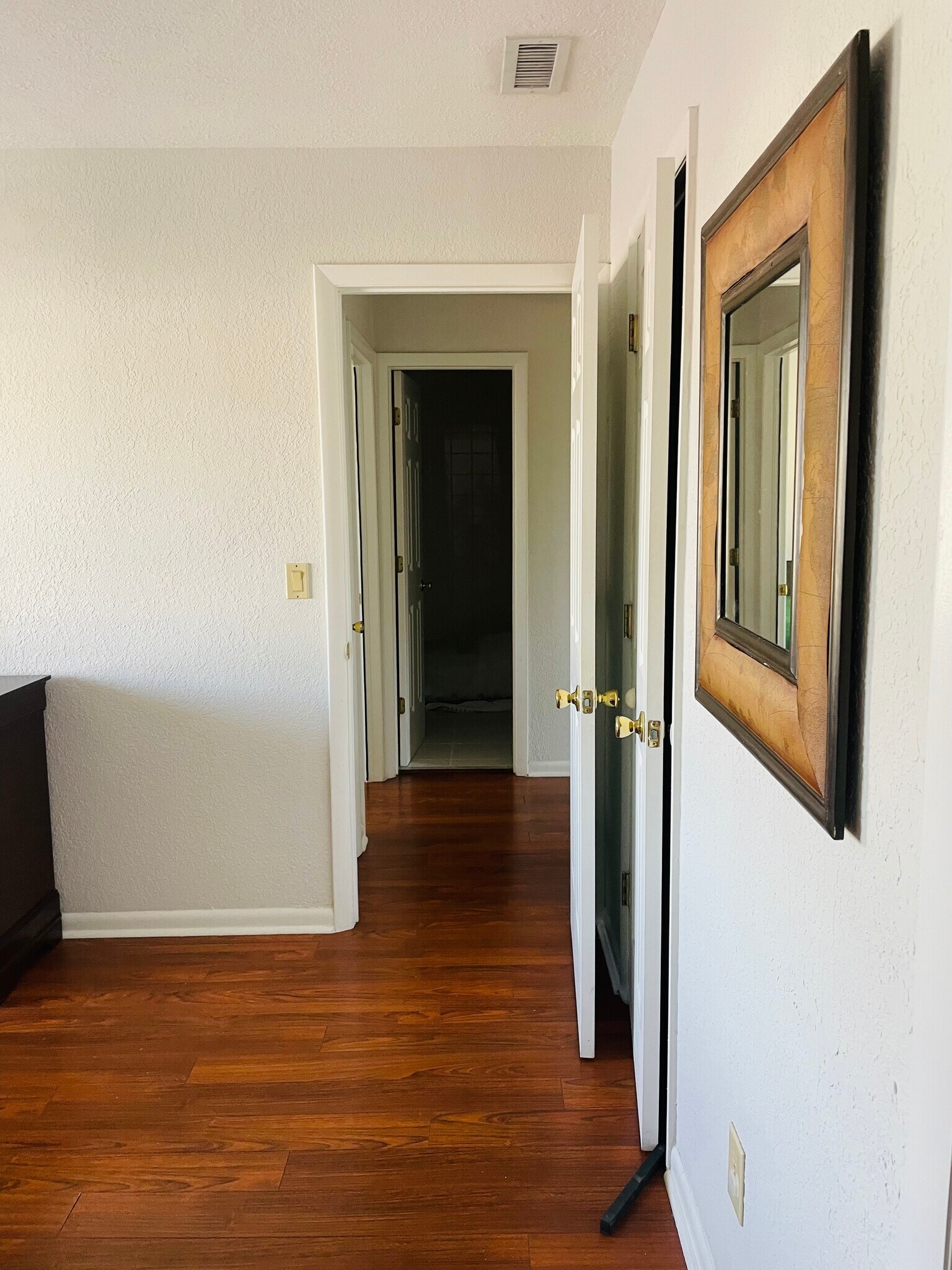 Building Photo - 4613 Bayshore Dr