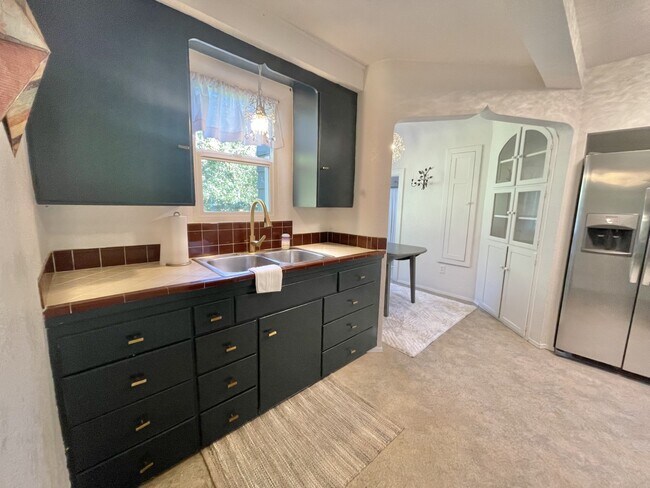 Building Photo - 7223 61st Ave SE