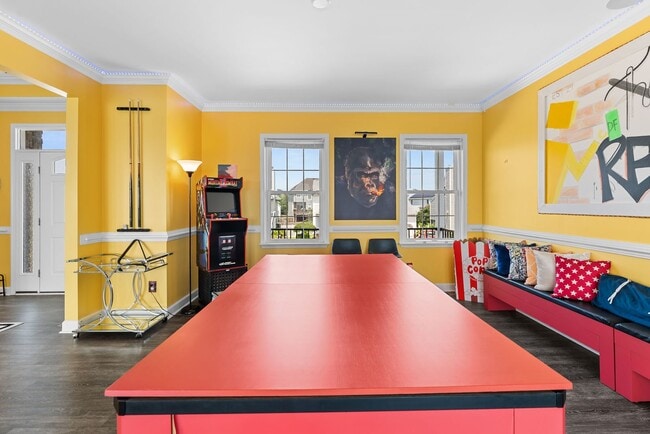 Building Photo - Grand View 115