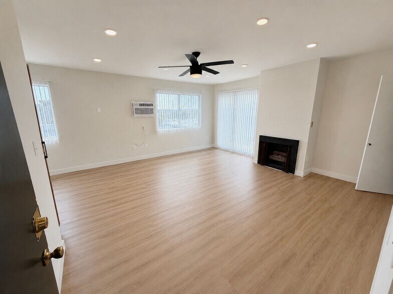 Building Photo - 3432-3434 S Centinela Ave