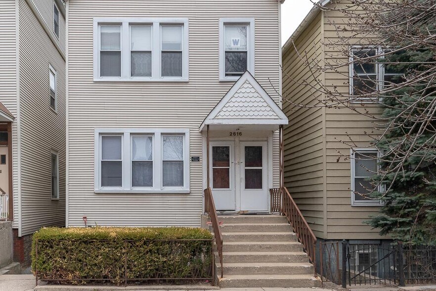 Primary Photo - 2616 N Marshfield Ave