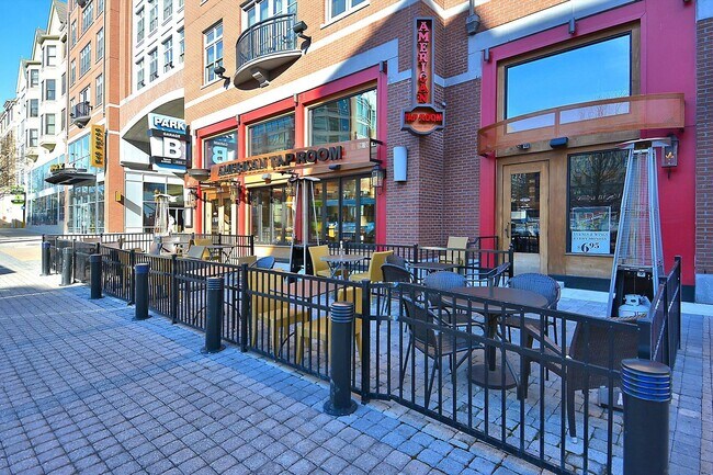 Building Photo - GREAT LOCATION!! Stunning 3BD/3.5BA luxury 4-level townhouse!