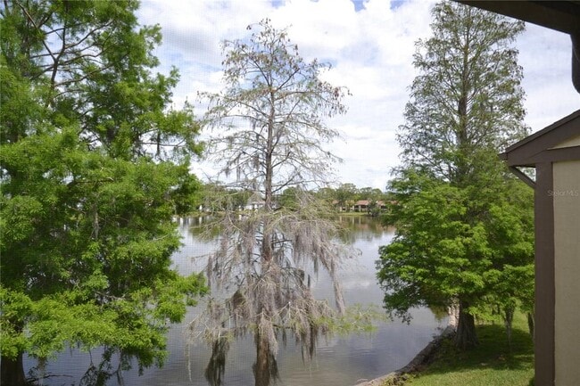 Building Photo - 284 Woodlake Wynde