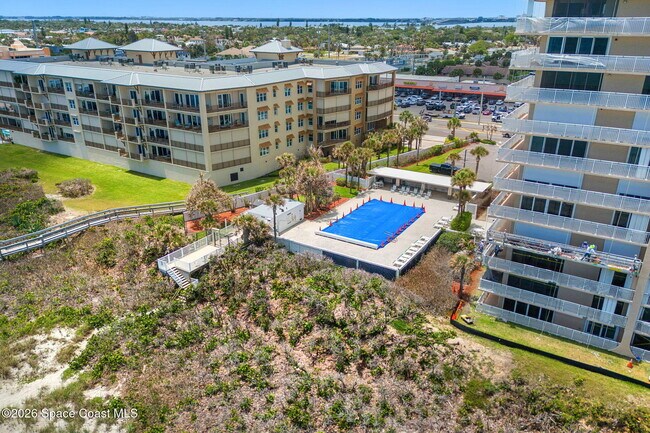 Building Photo - 877 N Hwy A1A
