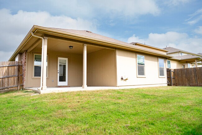 Building Photo - 110 Kingfisher Ln