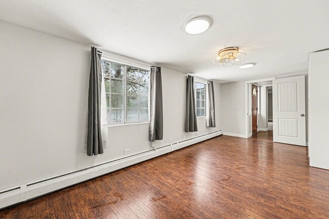 Building Photo - Charming 3-Bedroom Home with Garage & Fenced Yard – Great Location