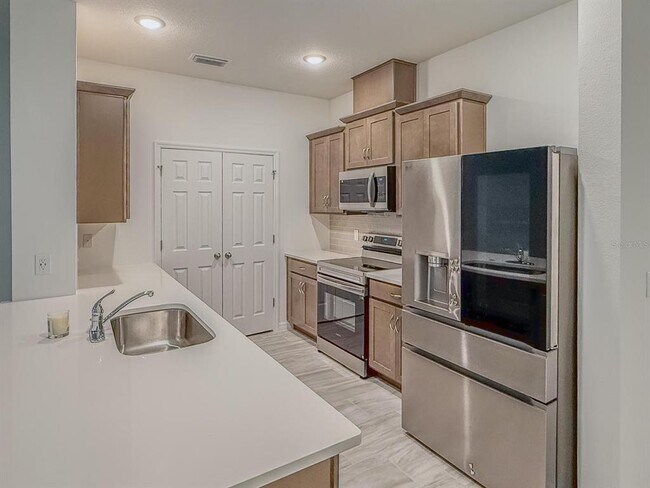 Building Photo - 438 Marion Lp